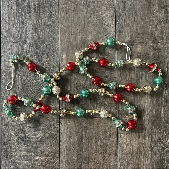 Cupcakes & Cashmere Garland 6 Ft Glass Green / Red Beaded Vintage Style - Picture 2 of 7